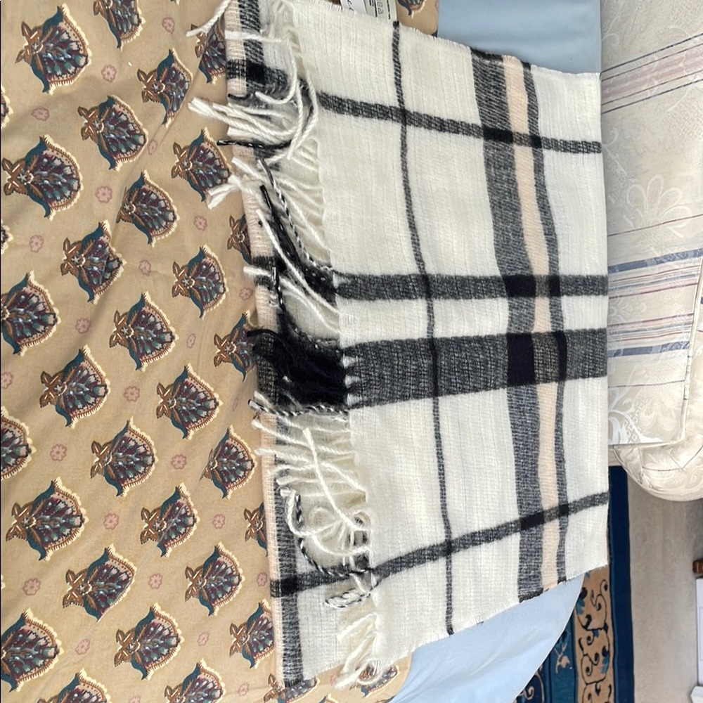 Women’s scarf